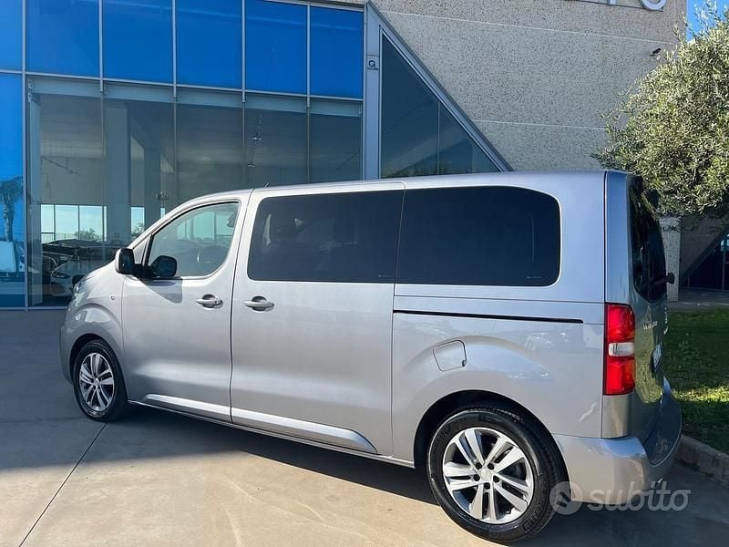 Usata Peugeot Traveller Active 177 CV (130 kW) 2021 Grigio Monovolume