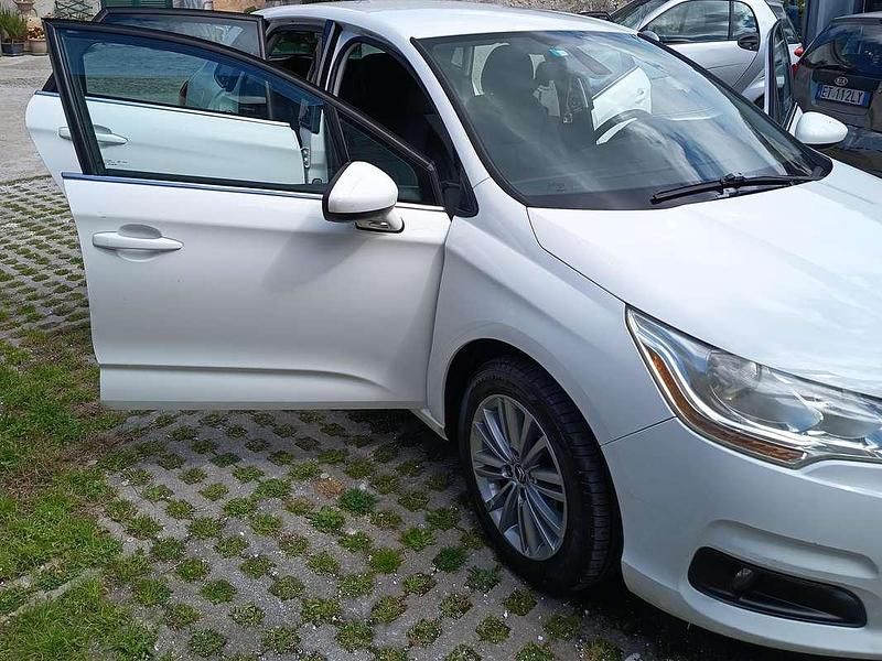 Usata Citroën C4 Attraction 92 CV (67 kW) 2012 Bianco Berlina