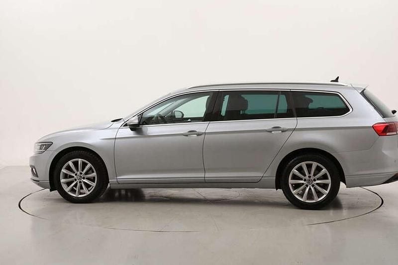 Usata VW Passat Business 150 CV (110 kW) 2022 Argento Station wagon