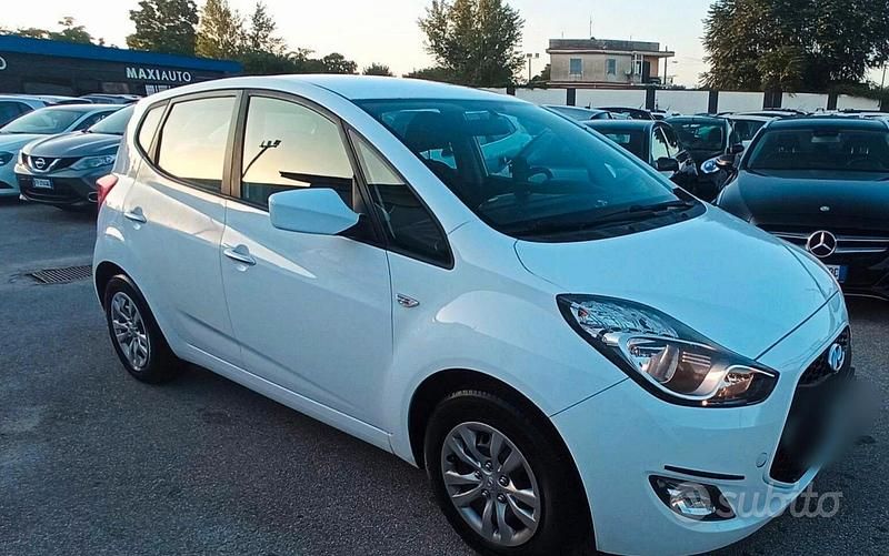 Bianco Usata 2015 Hyundai ix20 Comfort Due volumi | 5500 € (Super prezzo) - Immagine 1/4