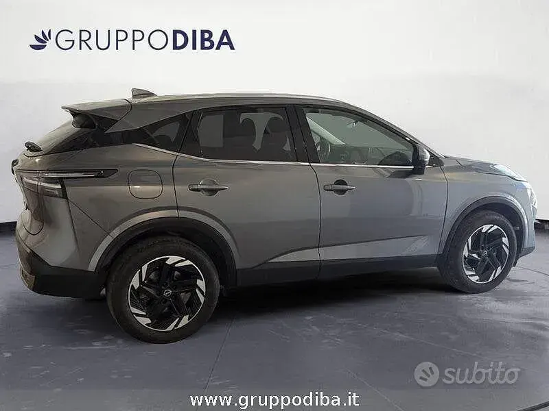 Usata Nissan Qashqai N-Connecta 140 CV (102 kW) 2025 Grigio SUV
