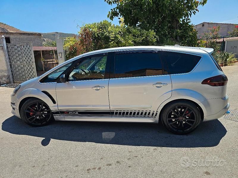 Usata Ford S-MAX Titanium 2013 Grigio Monovolume