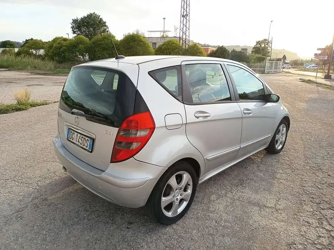 Usata Mercedes A180 Avantgarde 109 CV (80 kW) 2007 Argento Monovolume