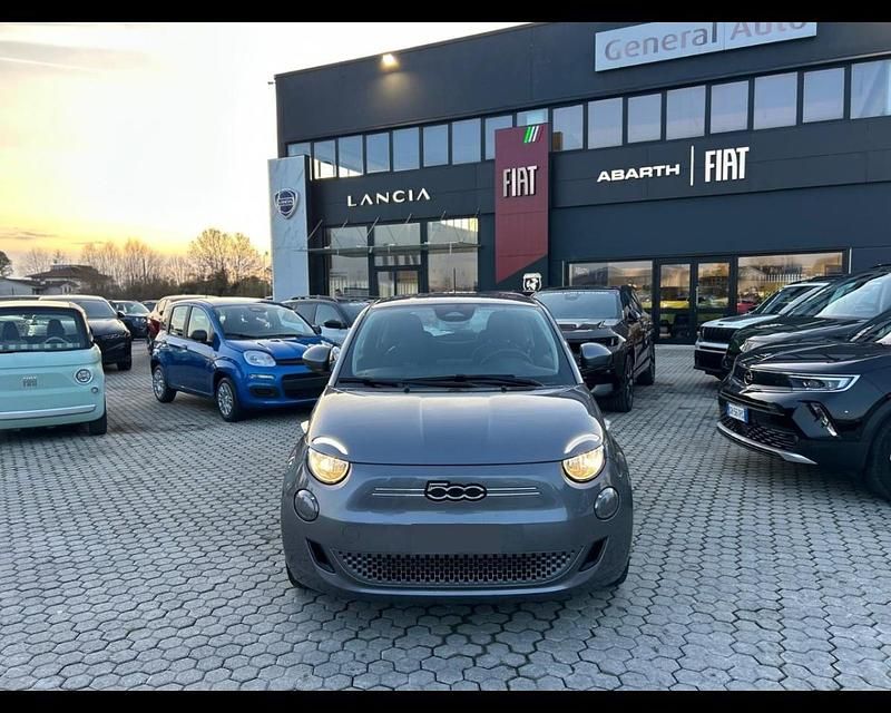 Usata Fiat 500e Icon 42 kW (58 CV) 2021 Grigio Utilitaria