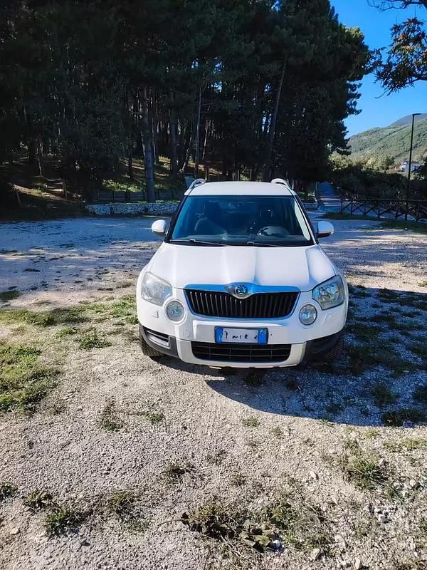 Usata Skoda Yeti 105 CV (77 kW) 2012 Bianco SUV