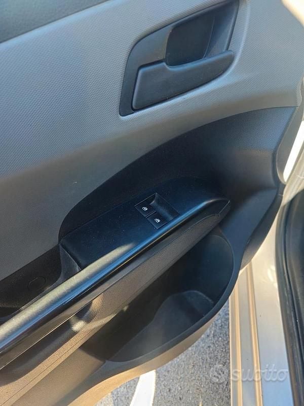 Usata Chevrolet Aveo LT 86 CV (63 kW) 2014 Grigio Berlina