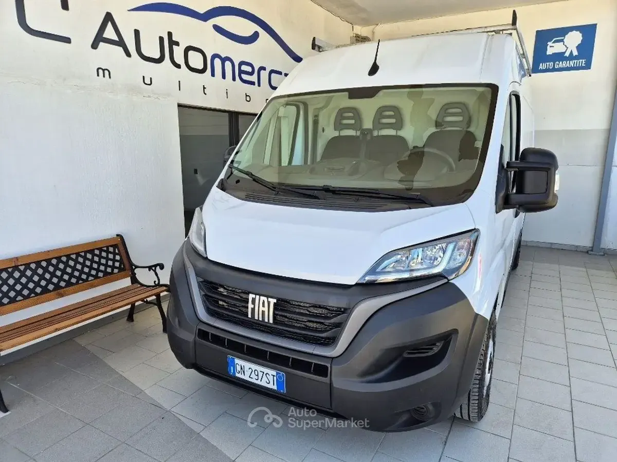Begagnad Fiat Ducato 120 HK (88 kW) 2023 Vit Van