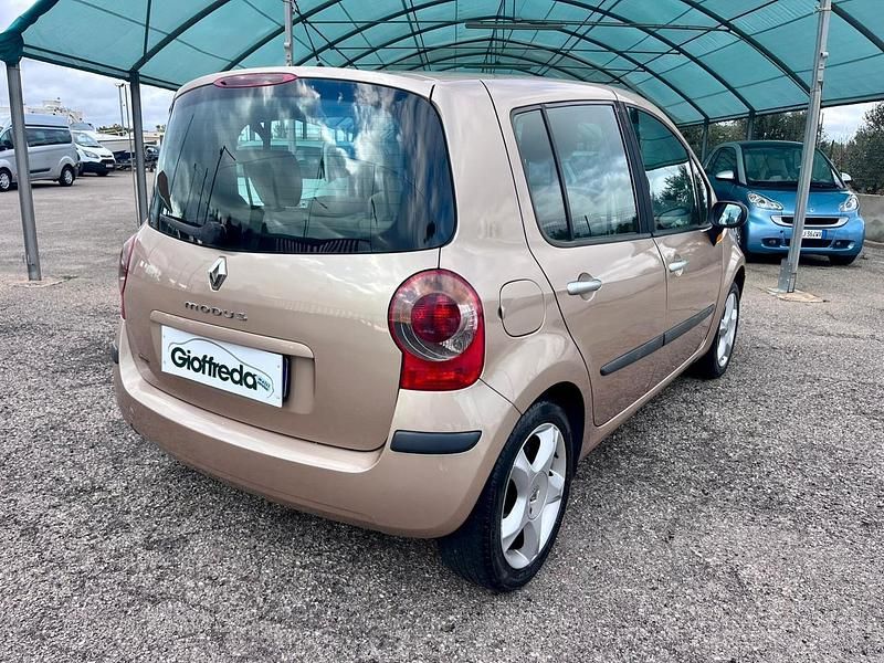 Usata Renault Modus Dynamique 82 CV (60 kW) 2005 Marrone Monovolume