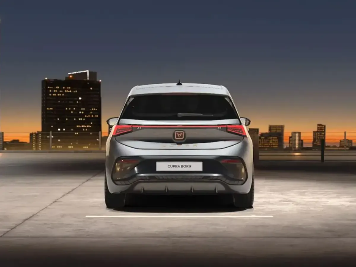 Usata Cupra Born 2023 Argento geyser Utilitaria