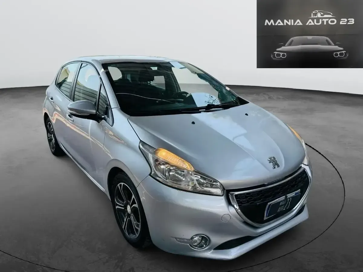 Usata Peugeot 208 91 CV (66 kW) 2015 Argento Utilitaria