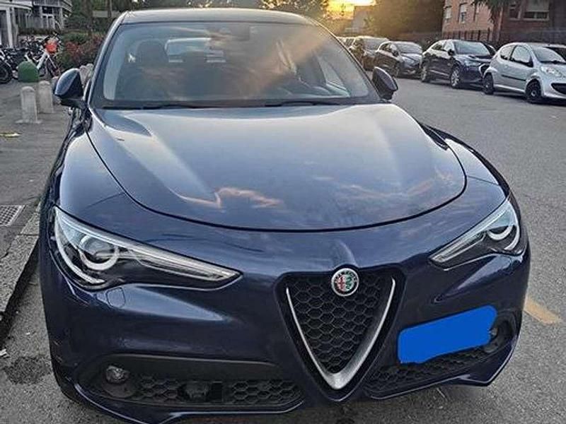 Usata Alfa Romeo Stelvio Executive 179 CV (131 kW) 2018 Blu/azzurro SUV