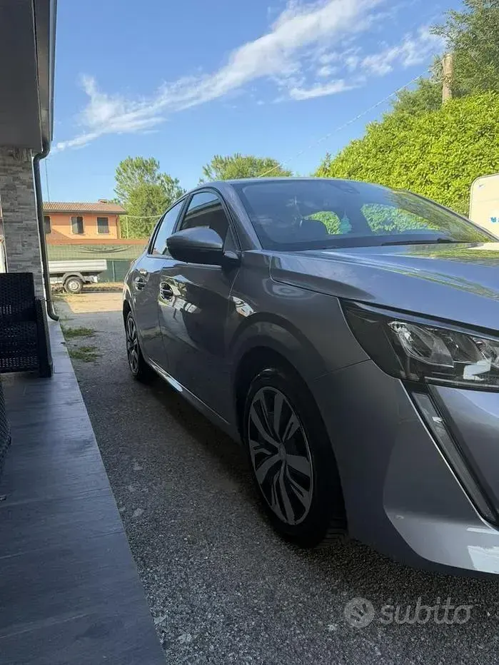 Usata Peugeot 208 75 CV (55 kW) 2021 Grigio Utilitaria