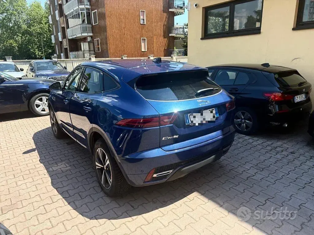 Usata Jaguar E-Pace R-Dynamic 200 CV (147 kW) 2022 Blu SUV