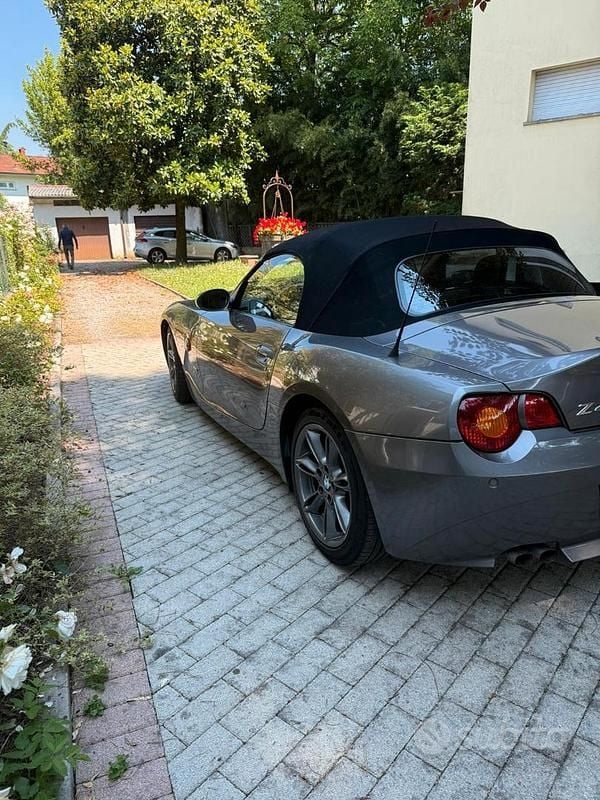 Usata BMW Z4 170 CV (125 kW) 2004 Grigio Cabrio