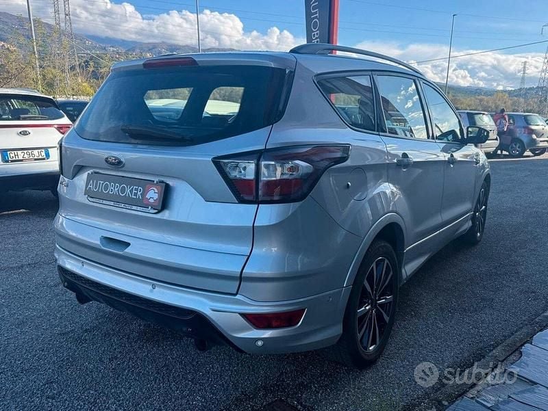 Usata Ford Kuga ST-Line 120 CV (88 kW) 2020 Grigio SUV