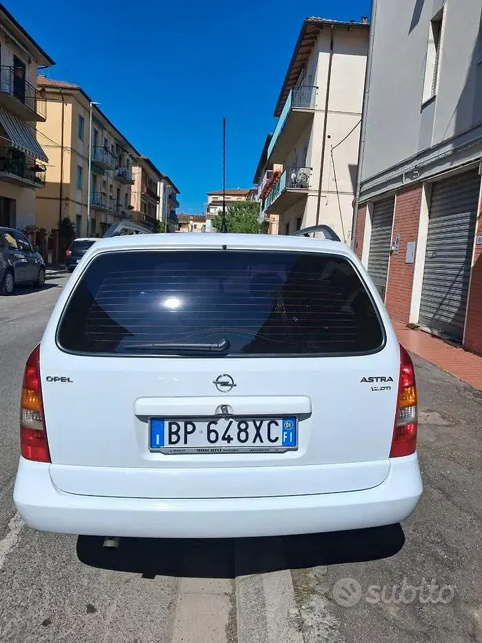 Usata Opel Astra 75 CV (55 kW) 2001 Bianco Station wagon