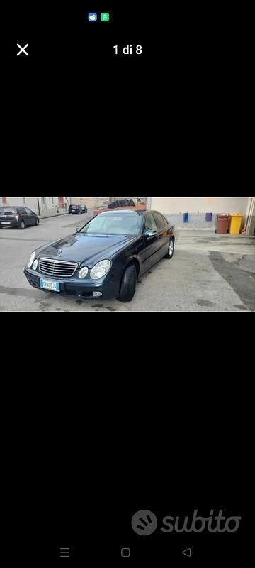 Usata Mercedes E220 150 CV (110 kW) 2004 Blu Berlina