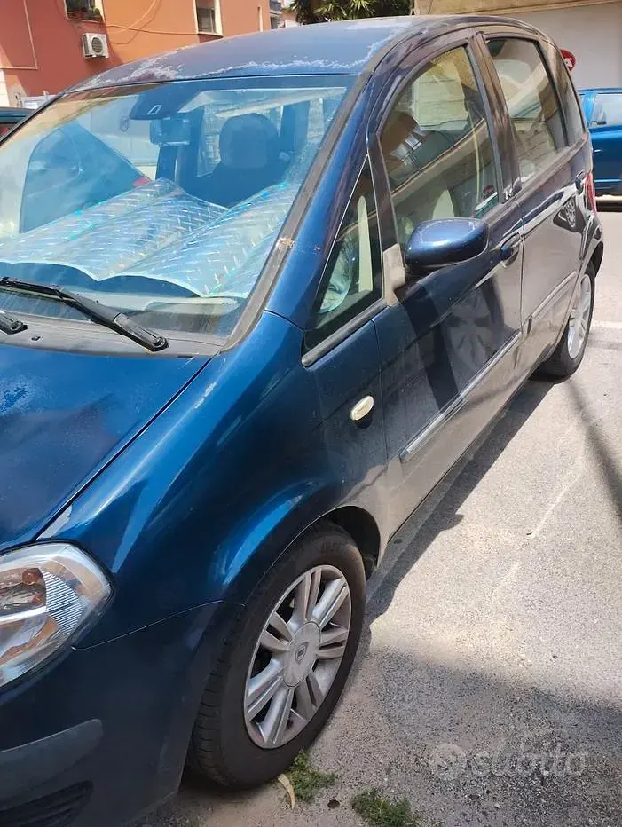 Usata Lancia Musa 90 CV (66 kW) 2008 Blu Monovolume