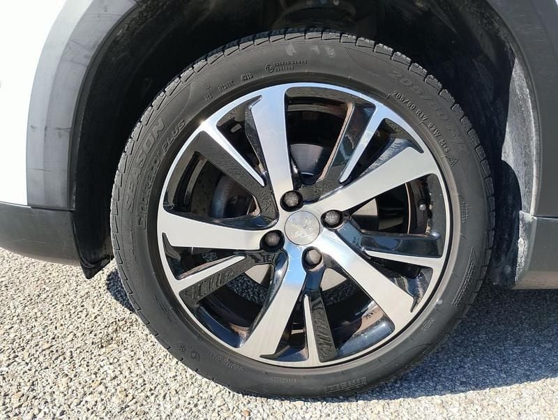 Usata Peugeot 2008 Allure 110 CV (80 kW) 2017 Bianco SUV