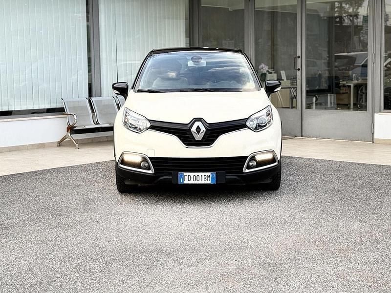 Usata Renault Captur 90 CV (66 kW) 2016 Beige SUV