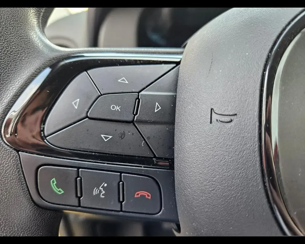 Nuova Fiat Panda 70 CV (51 kW) 2025 Rosso passione pastello Utilitaria