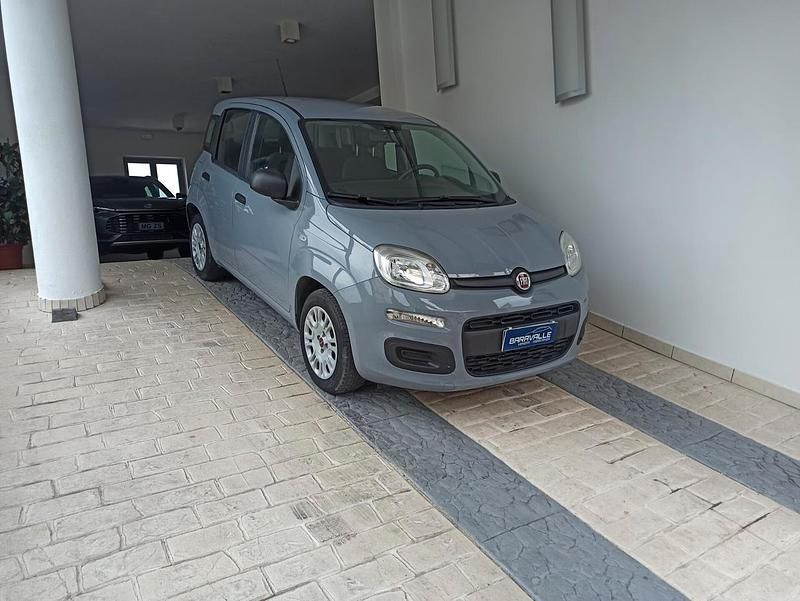 Usata Fiat Panda Easy 69 CV (50 kW) 2019 Grigio Utilitaria