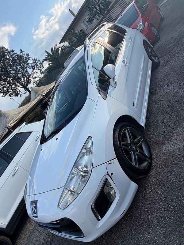 Usata Peugeot 308 Active 112 CV (82 kW) 2013 Bianco Berlina