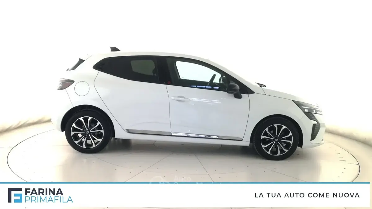 Używany Renault Clio V Evolution 91 KM (66 kW) 2025 Biały Sedan/Limuzyna