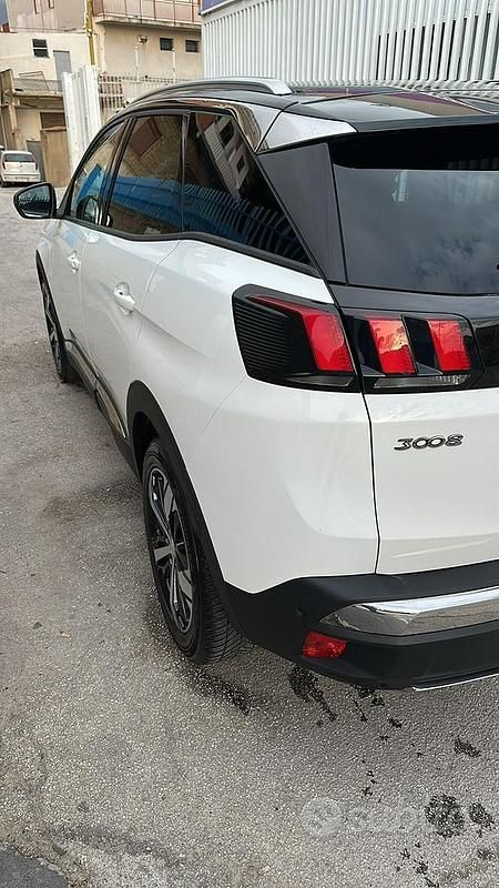 Usata Peugeot 3008 2018 Bianco SUV