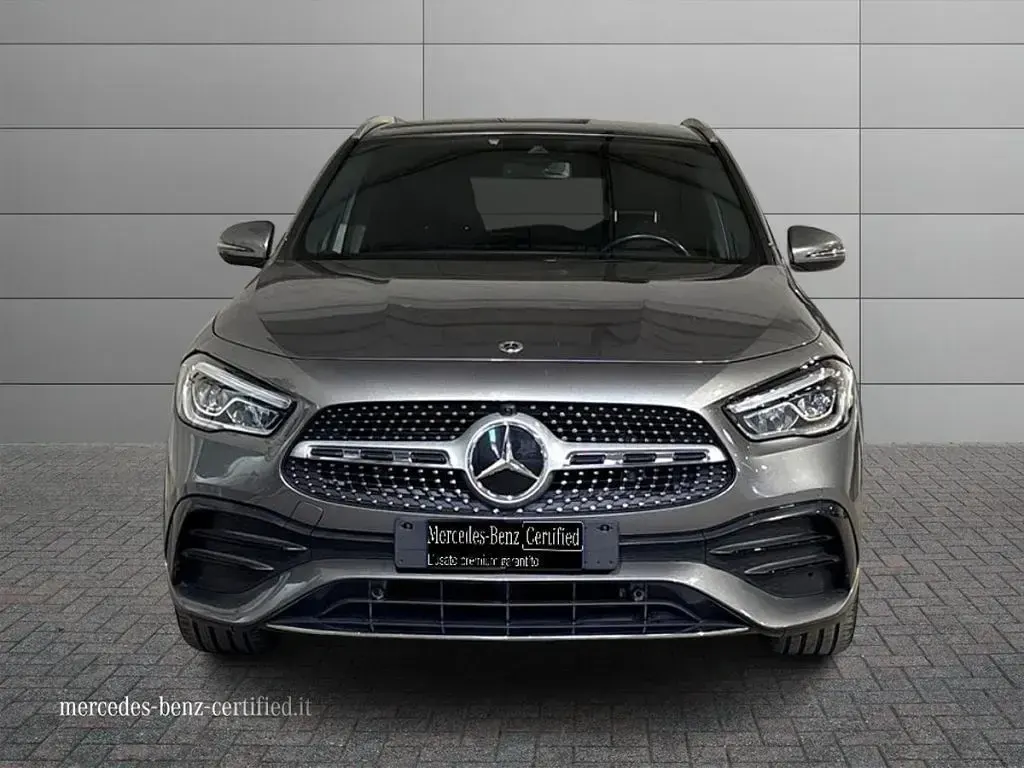 Usata Mercedes GLA220 Premium 190 CV (139 kW) 2022 Grigio montagna SUV