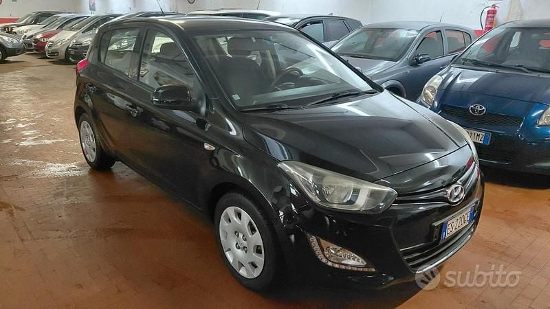 Usata Hyundai i20 Edition 86 CV (63 kW) 2013 Nero Utilitaria