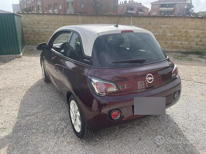 Usata Opel Adam 70 CV (51 kW) 2015 Utilitaria