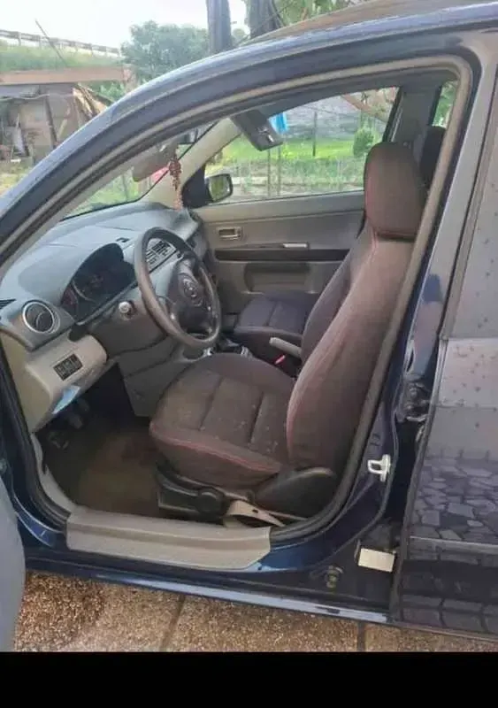 Usata Mazda 2 68 CV (50 kW) 2003 Bluazzurro Utilitaria