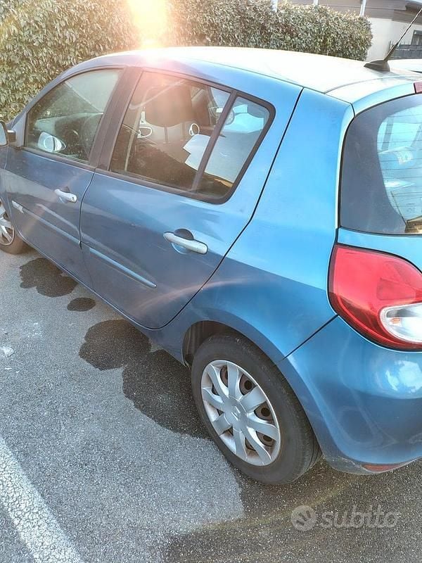 Usata Renault Clio II 75 CV (55 kW) 2009 Utilitaria