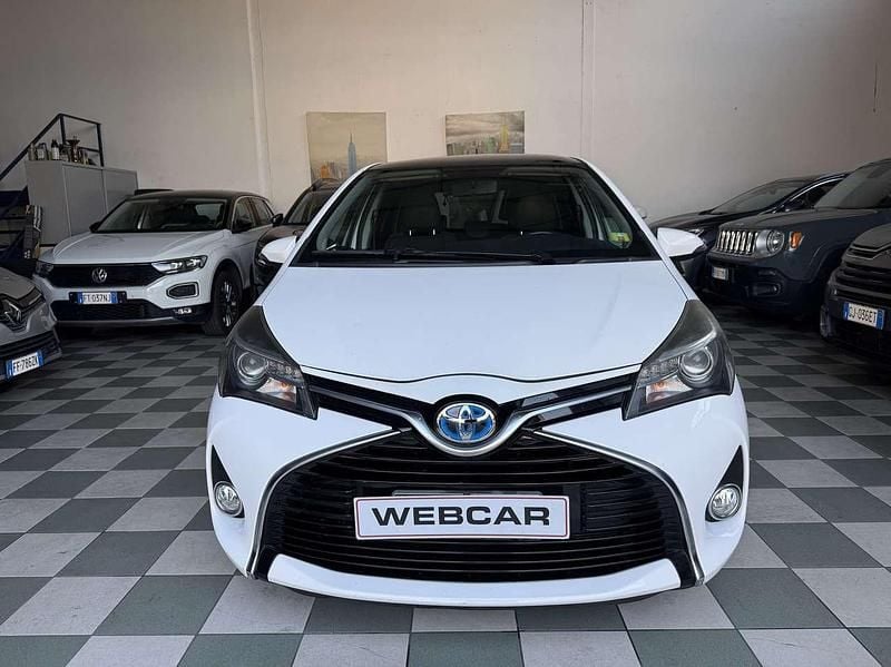 Usata Toyota Yaris Hybrid Style 75 CV (55 kW) 2015 Bianco Berlina