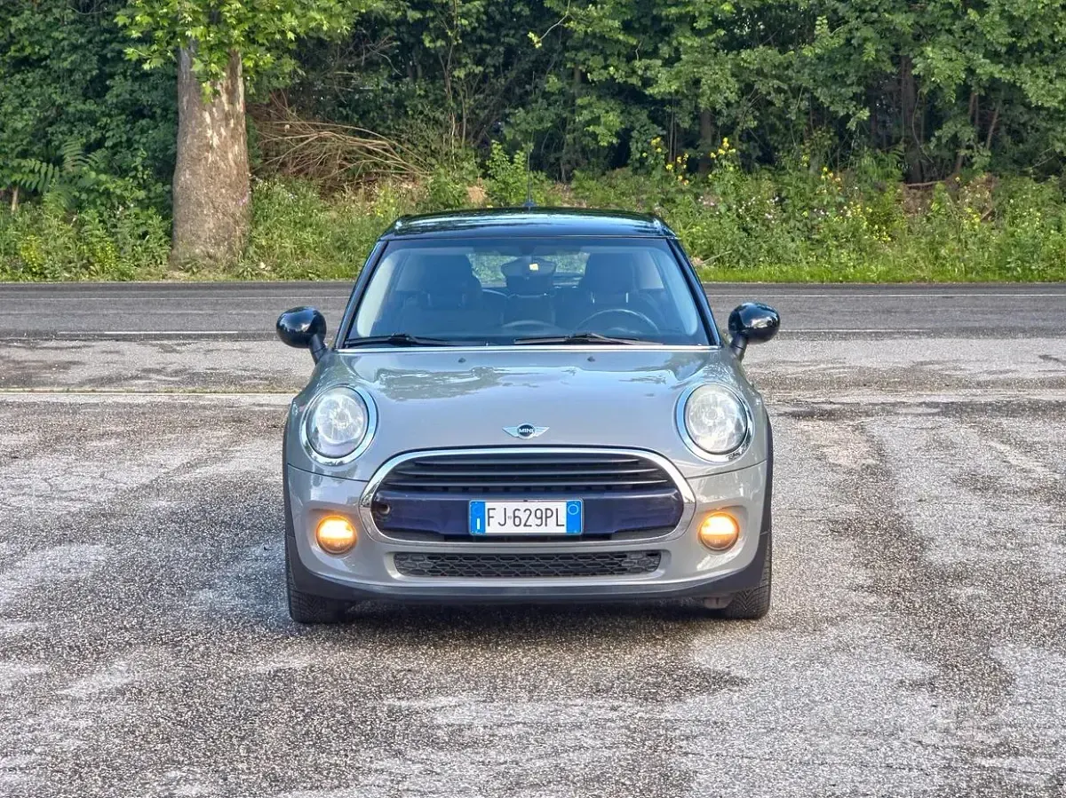 Usata Mini Cooper D Hype 116 CV (85 kW) 2017 Grigio Utilitaria