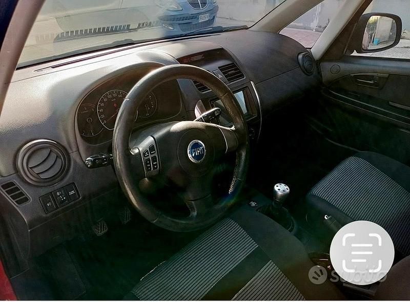 Usata Fiat Sedici 120 CV (88 kW) 2006 Rosso SUV