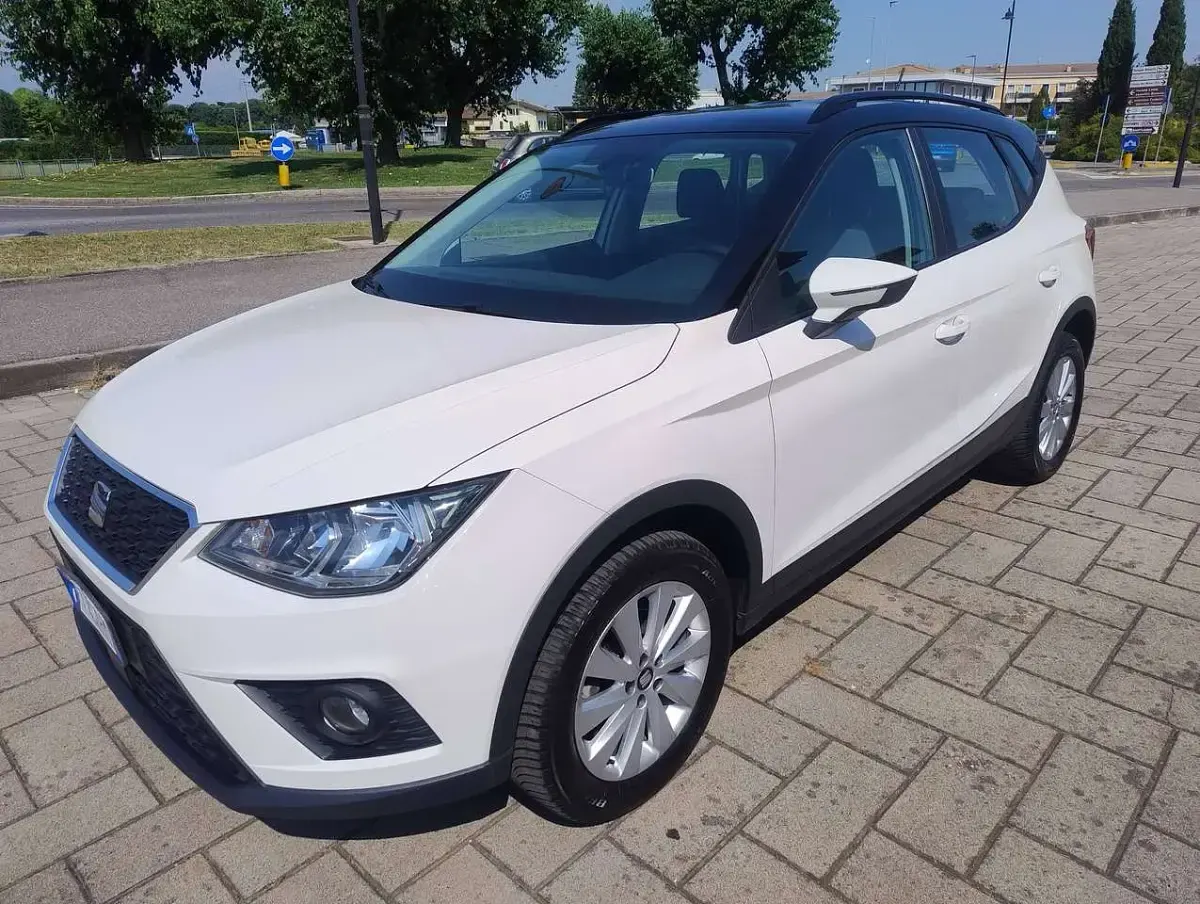 Usata Seat Arona Style 95 CV (69 kW) 2019 Tetto nero SUV
