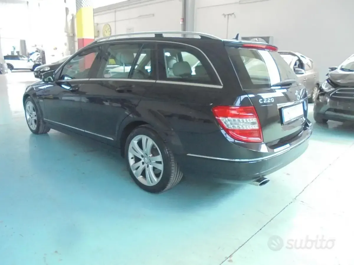 Usata Mercedes C220 Avantgarde 170 CV (125 kW) 2011 Nero Station wagon