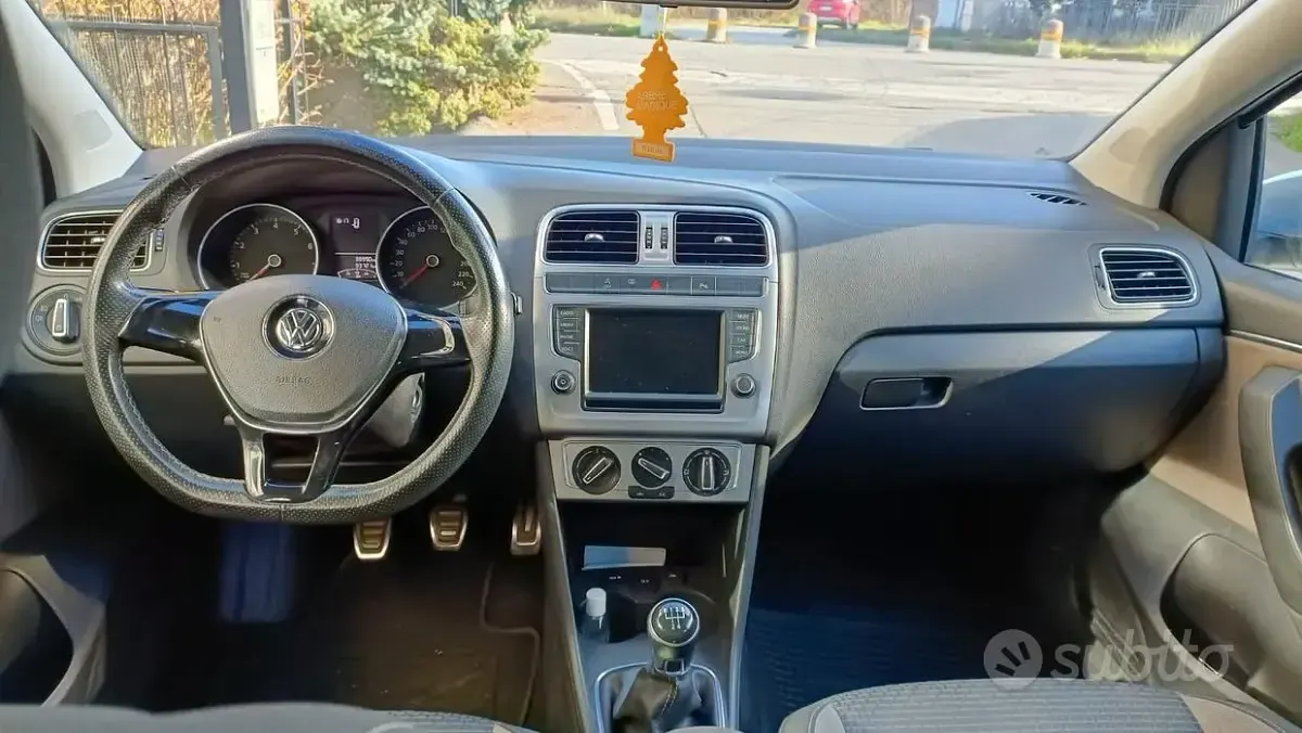 Usata VW Polo Cross 90 CV (66 kW) 2016 Bianco Utilitaria