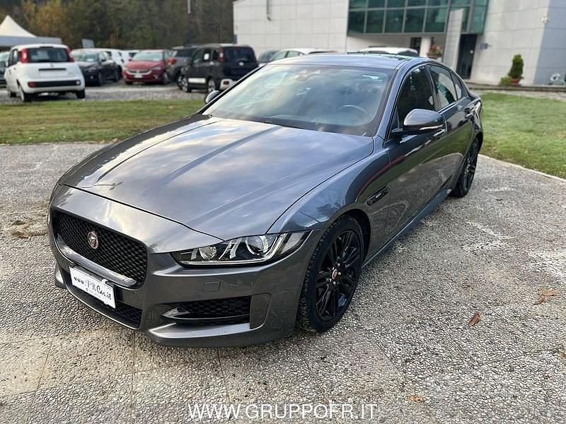 Usata Jaguar XE R-Sport 180 CV (132 kW) 2018 Grigio Berlina