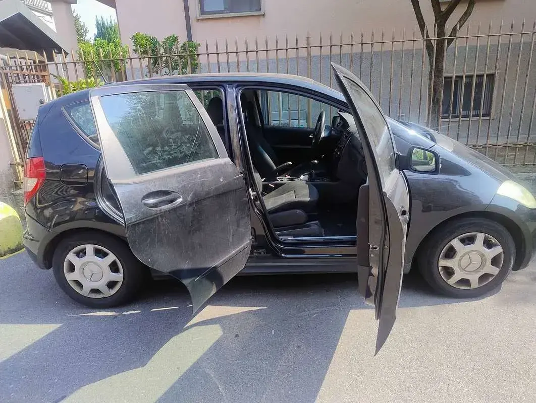 Usata Mercedes A150 95 CV (69 kW) 2010 Nero Monovolume
