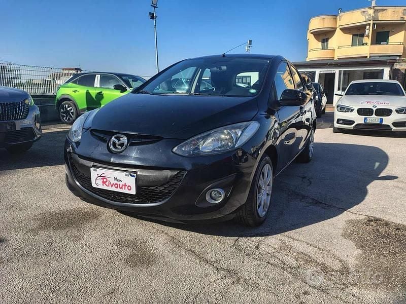 Usata Mazda 2 Trendy 75 CV (55 kW) 2013 Nero Utilitaria