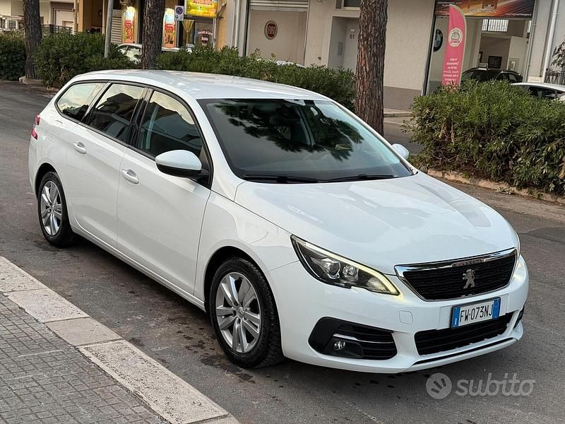 Usata Peugeot 308 102 CV (75 kW) 2019 Bianco Station wagon