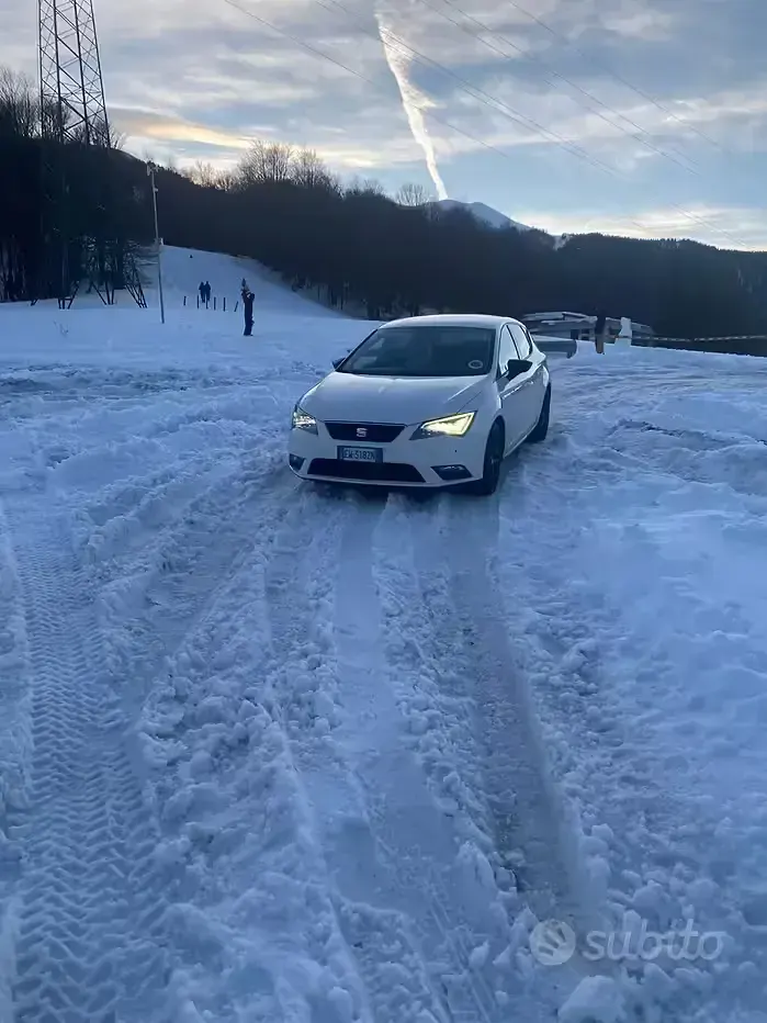 Usata Seat Leon 105 CV (77 kW) 2014 Bianco Berlina