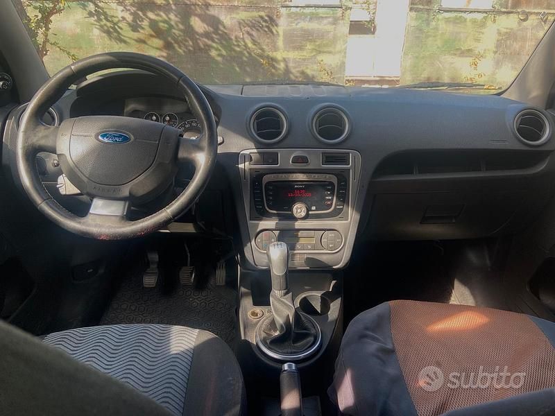 Usata Ford Fusion 90 CV (66 kW) 2009 Grigio Berlina