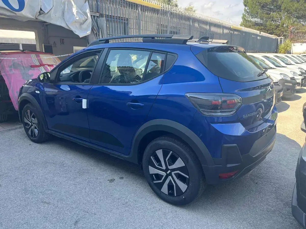 Nuova Dacia Sandero Expression 122 CV (89 kW) 2026 Vari colori Berlina