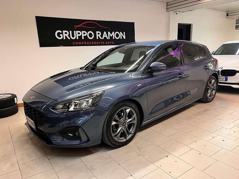 Blu/azzurro Usata 2019 Ford Focus ST-Line Berlina | 10.990 € (Buon prezzo) - Immagine 1/4