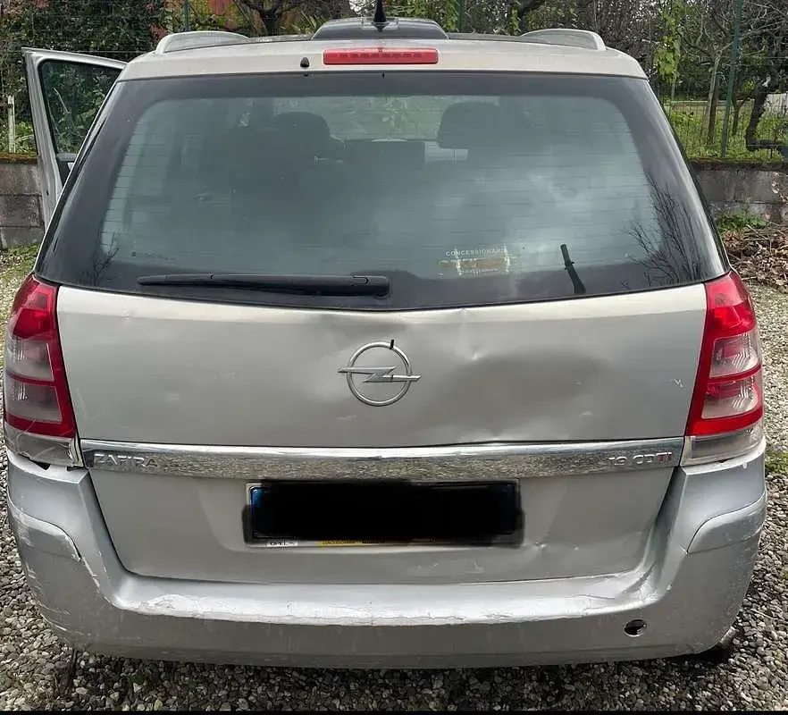 Usata Opel Zafira Cosmo 150 CV (110 kW) 2008 Monovolume