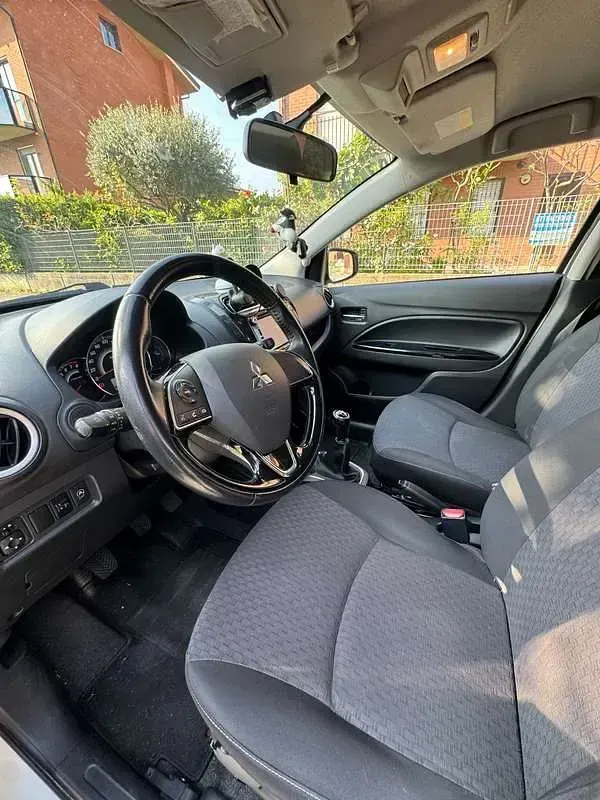 Usata Mitsubishi Space Star Intense 71 CV (52 kW) 2017 Bianco Utilitaria